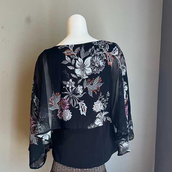 Maurices Floral Black Top Size Xsmall - Picture 2 of 9